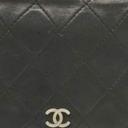 Pre Owned Chanel Black Quilted Leather L Yen Wallet
