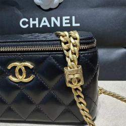 Pre Owned Chanel Black Lambskin Matelassé Chain Vanity bag