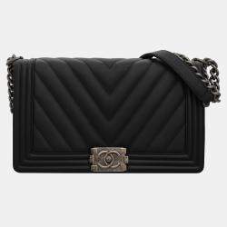 Pre Owned Chanel Black Quilted Lambskin Leather Chevron Medium Boy Bag