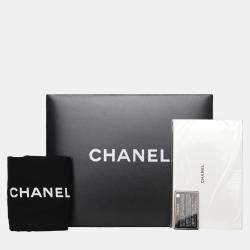 Pre Owned Chanel Black Quilted Lambskin Leather Chevron Medium Boy Bag