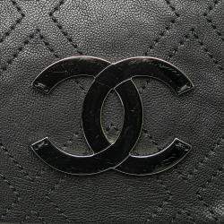Chanel Black Large Calfskin Diamond Stitch Crossbody Bag