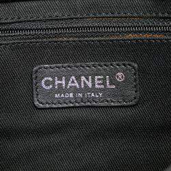 Chanel Black Large Calfskin Diamond Stitch Crossbody Bag