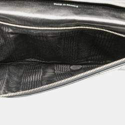 Pre Owned Chanel Black Patent Leather CC Chocolate Bar Clutch on Chain
