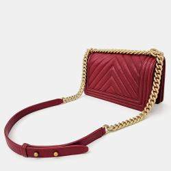 Pre Owned Chanel Red Leather Chevron Boy Medium Shoulder Bag