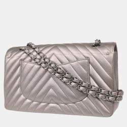 Pre Owned Chanel Silver Calfskin Chevron Medium Classic Double Flap Shoulder Bag