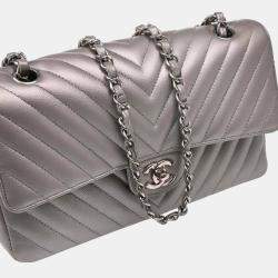 Pre Owned Chanel Silver Calfskin Chevron Medium Classic Double Flap Shoulder Bag