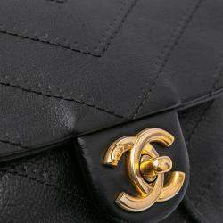 Pre Owned Chanel Black CC Chevron Lambskin Round Flap Satchel Bag