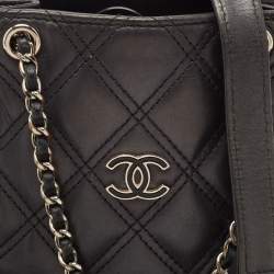 Pre Owned Chanel Black Quilted Leather CC Phone Holder Crossbody Bag