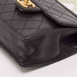 مملوكة مسبقًا Chanel Black Quilted Leather Chic Pearls Crossbody Bag
