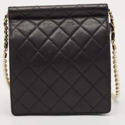 مملوكة مسبقًا Chanel Black Quilted Leather Chic Pearls Crossbody Bag