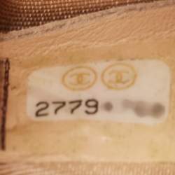 مملوكة مسبقًا Chanel Black Quilted Leather Chic Pearls Crossbody Bag