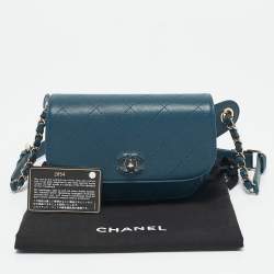 مملوكة مسبقًا Chanel Blue Quilted Leather CC Waist Bag