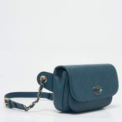 مملوكة مسبقًا Chanel Blue Quilted Leather CC Waist Bag