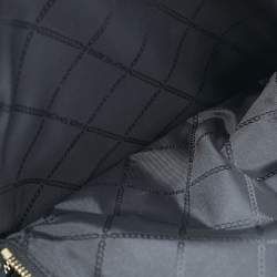Pre Owned Chanel Black Quilted Caviar Leather Small CC Filigree Vanity Case Bag