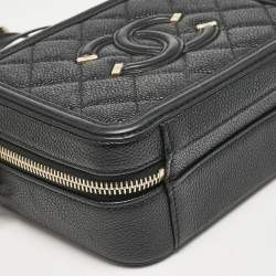 Pre Owned Chanel Black Quilted Caviar Leather Small CC Filigree Vanity Case Bag