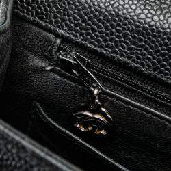 Pre Owned Chanel Black Jumbo Quilted Caviar Single Flap