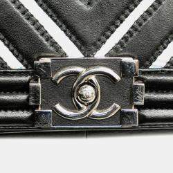 Pre Owned Chanel Black Silver Lambskin Patent Leather Chevron Boy Shoulder Bag