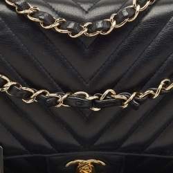 Chanel Black Chevron Leather Medium Classic Double Flap Bag
