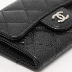 مملوكة مسبقًا Chanel Black Quilted Caviar Leather CC Card Holder