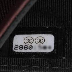 مملوكة مسبقًا Chanel Black Quilted Caviar Leather CC Card Holder