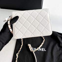 Pre Owned Chanel White Leather Chain Shoulder Bag 