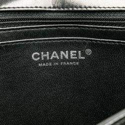 Pre Owned Chanel Black Jumbo Classic Crinkled Patent Single Flap