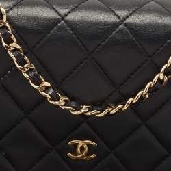 Pre Owned Chanel Black Quilted Leather CC Wallet On Chain