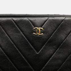 Pre Owned Chanel Black CC Chevron Lambskin Frame Chain Shoulder Bag