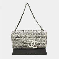 Pre Owned Chanel White/Black Tweed Diagonal CC Flap Bag