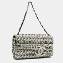 Pre Owned Chanel White/Black Tweed Diagonal CC Flap Bag