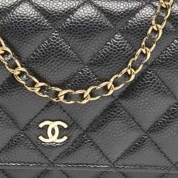 مملوكة مسبقًا Chanel Black Quilted Caviar Leather Classic Wallet on Chain