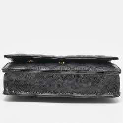 مملوكة مسبقًا Chanel Black Quilted Caviar Leather Classic Wallet on Chain