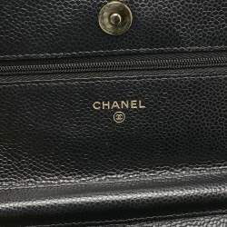 مملوكة مسبقًا Chanel Black Quilted Caviar Leather Classic Wallet on Chain