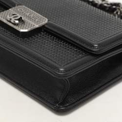 Pre Owned حقيبة شانيل جلدية سوداء صغيرة عبر الجسم rétro