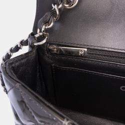 Pre Owned Chanel Black/Red Mini Rectangular Bicolor Patent Single Flap