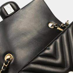 Pre Owned Chanel Black Lambskin Chevron Flap Shoulder Bag 