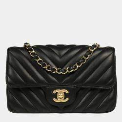 Pre Owned Chanel Black Lambskin Chevron Flap Shoulder Bag 