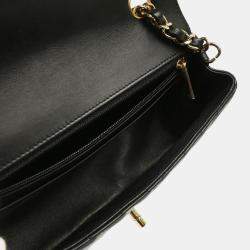 Pre Owned Chanel Black Lambskin Chevron Flap Shoulder Bag 