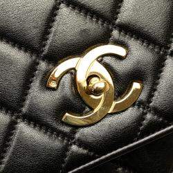 Pre Owned Chanel Black CC Quilted Lambskin Chain Flap