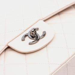 Pre Owned Chanel White Lambskin Jumbo Classic Double Flap