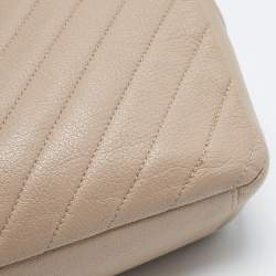 Pre Owned Chanel Beige Diagonal Quilted Leather Medium Flap Bag