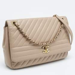 Pre Owned Chanel Beige Diagonal Quilted Leather Medium Flap Bag