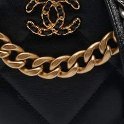 Pre Owned Chanel Black Quilted Leather 19 Round Clutch With Chain