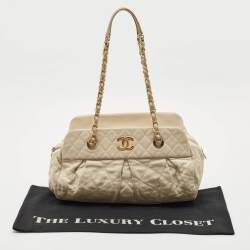 Pre Owned Chanel Off White Quilted Iridescent Leather Chic Quilt Bowling Bag