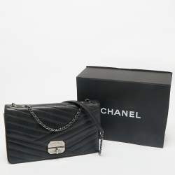 Pre Owned Chanel Black Chevron Quilted Leather Gabrielle Flap Bag