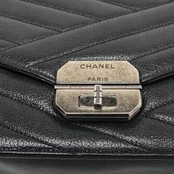 Pre Owned Chanel Black Chevron Quilted Leather Gabrielle Flap Bag