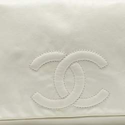 Pre Owned Chanel White Leather Triple Chain Flap Bag