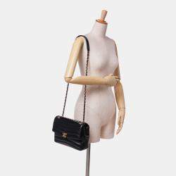Pre Owned Chanel Black Chevron Shiny Lambskin Miroir Flap
