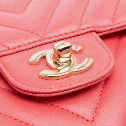 Pre Owned Chanel Pink Medium Classic Chevron Lambskin Double Flap