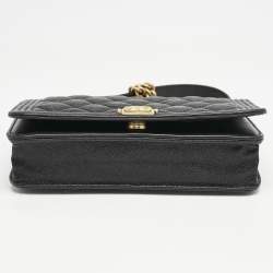 مملوكة مسبقًا Chanel Black Quilted Caviar Leather Boy Wallet On Chain